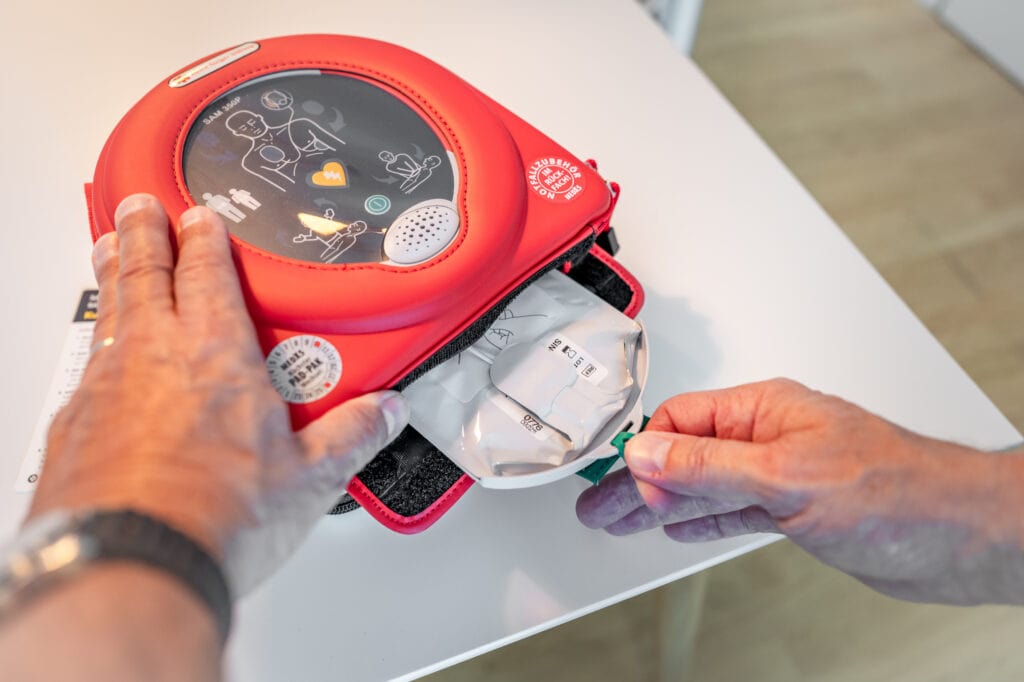 Einsatz eines Defibrillators