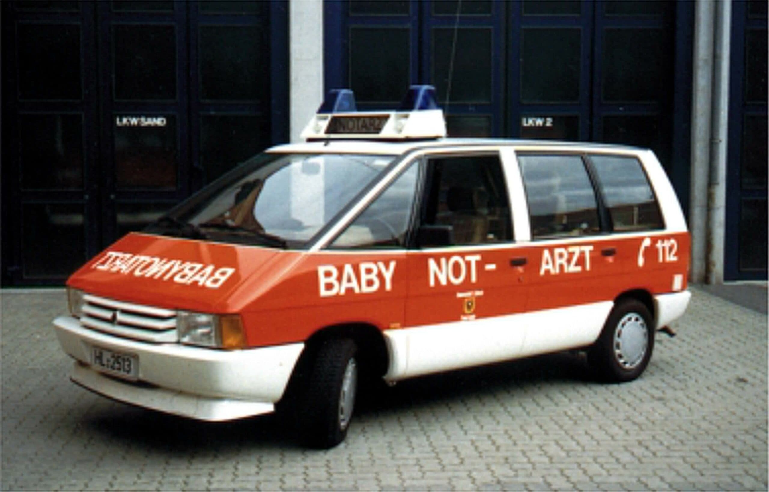 Baby-Notarztwagen 1988: Renault Espace "Baby-Notarztwagen Lübeck"